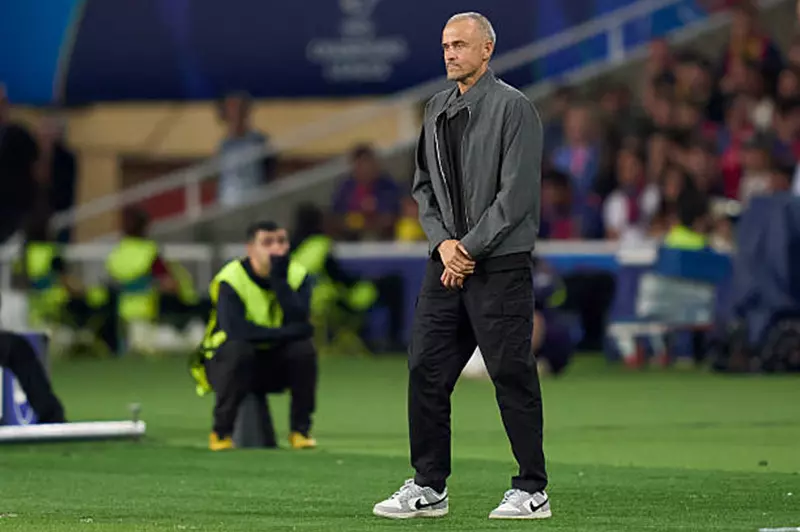 إصابة حكيمي تدفع باريس لإعادة النظر في خططه الشتوية