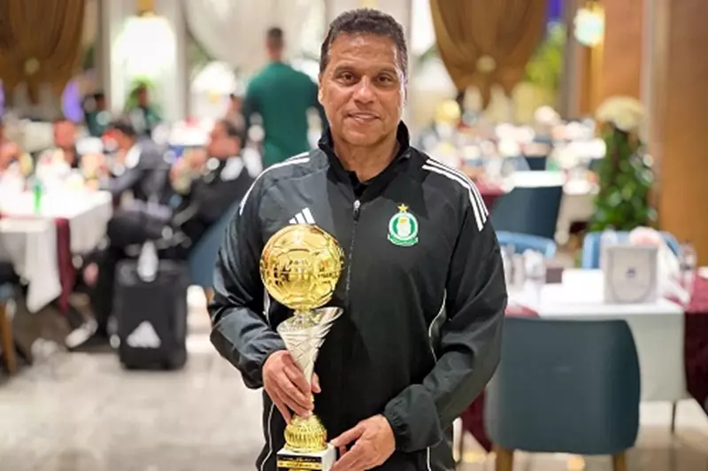 البدري يحصد جائزة المدرب الأفضل في الدوري الليبي