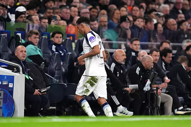 البطاقة الحمراء تعكر صفو ليلة جونسون أمام كوبنهاجن