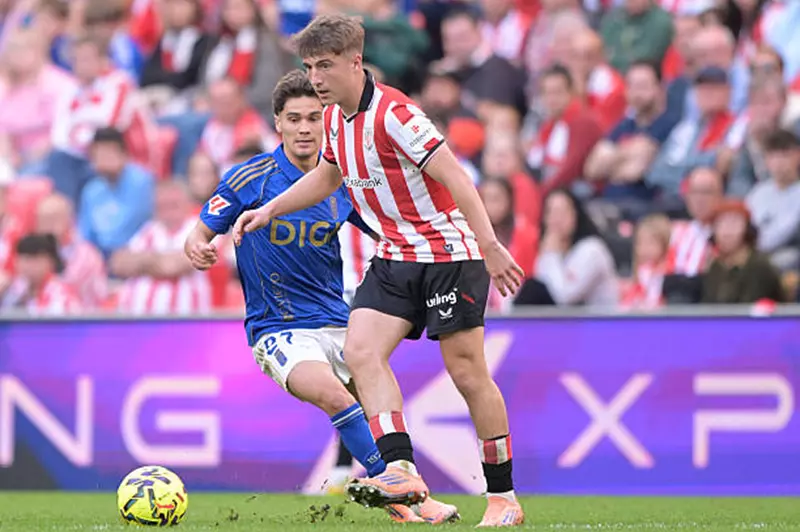 برشلونة يقبل هدية ريال مدريد.. وفوز أتلتيك بلباو