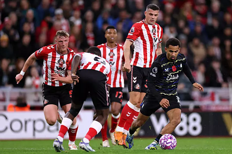 ترتيب الدوري الإنجليزي بعد تعادل سندرلاند مع إيفرتون