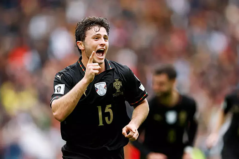 جواو نيفيز يفتتح سجل أهدافه مع البرتغال ضد أرمينيا