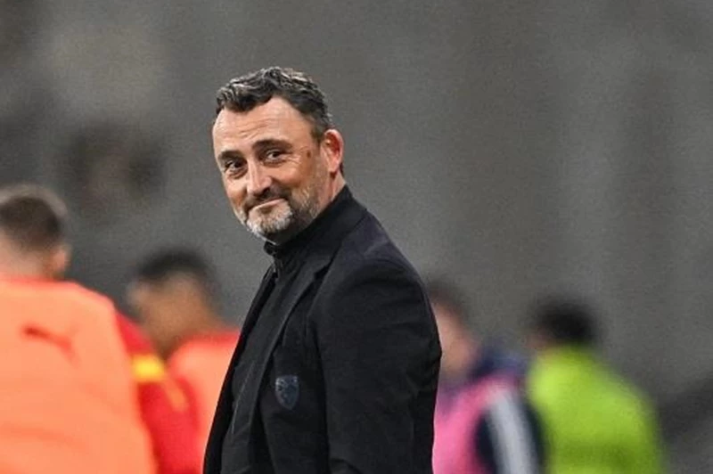 مدرب نيس: نعاني من توترات في غرف الملابس